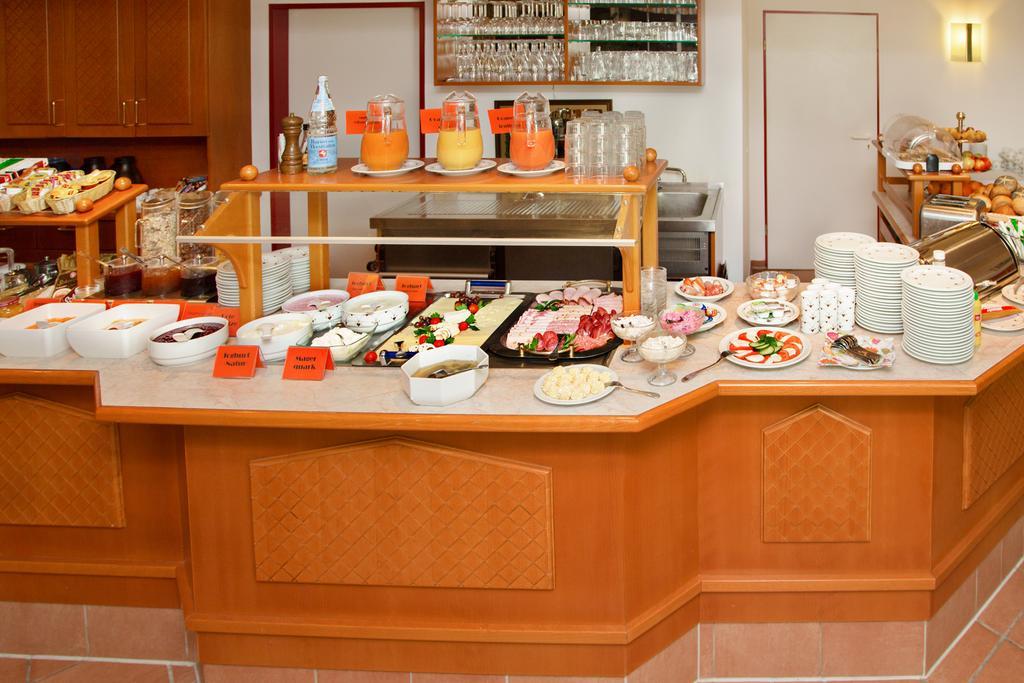 Hotel Montana Lauenau Bagian luar foto