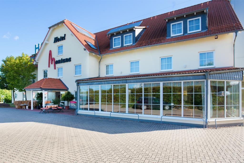 Hotel Montana Lauenau Bagian luar foto