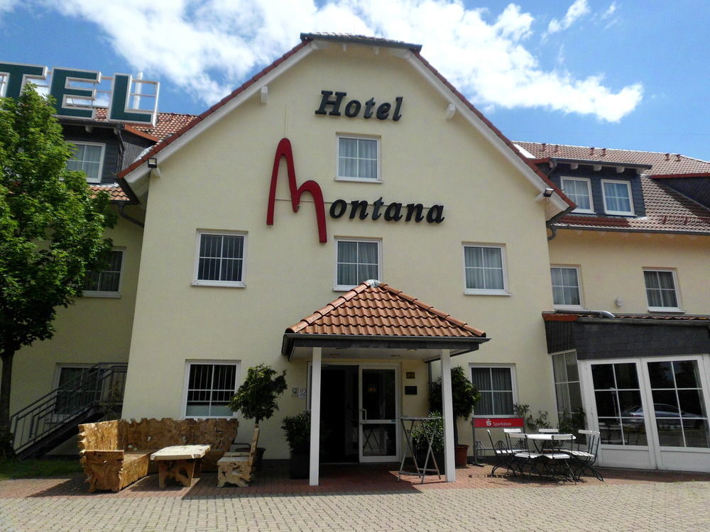 Hotel Montana Lauenau Bagian luar foto