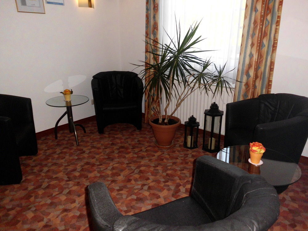 Hotel Montana Lauenau Bagian luar foto