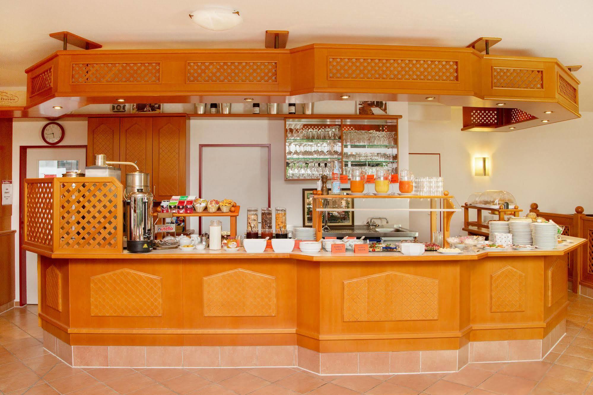 Hotel Montana Lauenau Bagian luar foto