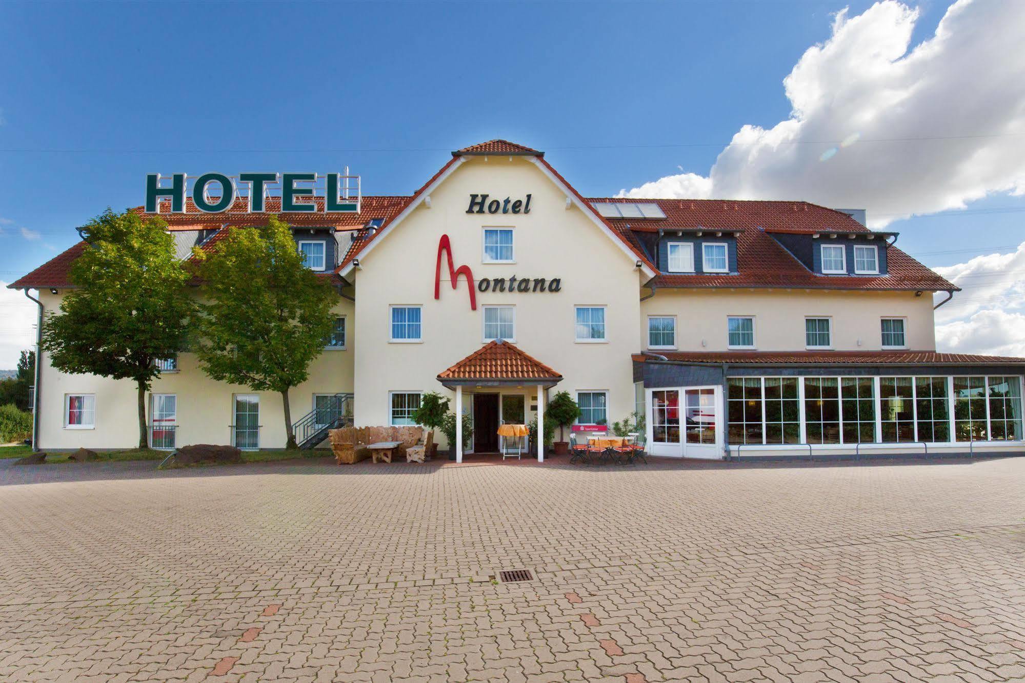 Hotel Montana Lauenau Bagian luar foto